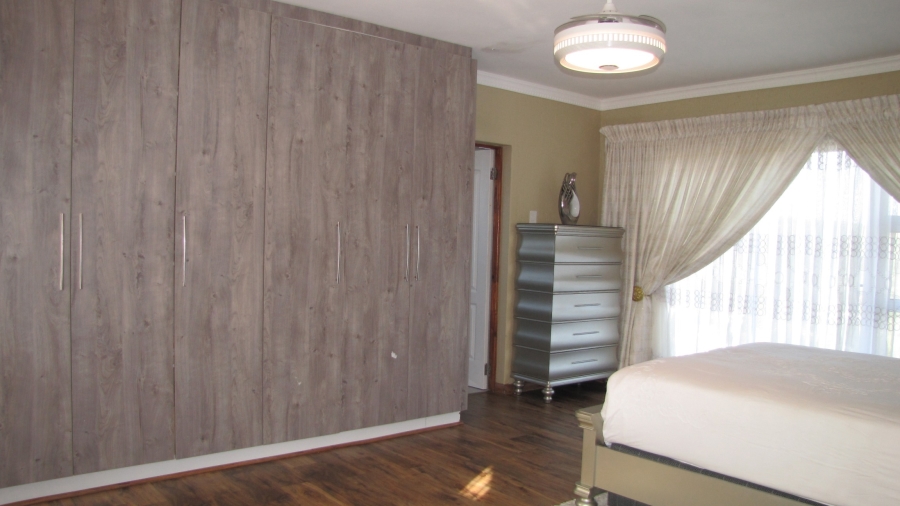 5 Bedroom Property for Sale in Nahoon Valley Park Eastern Cape